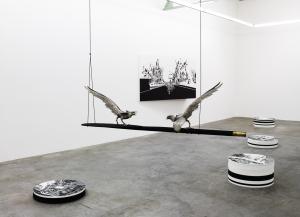 Chourouk Hriech, Les moineaux sont des rapaces, 2010, et vue exposition Soul to soul, Crac Sète, 2010, Photo © Marc Dommage